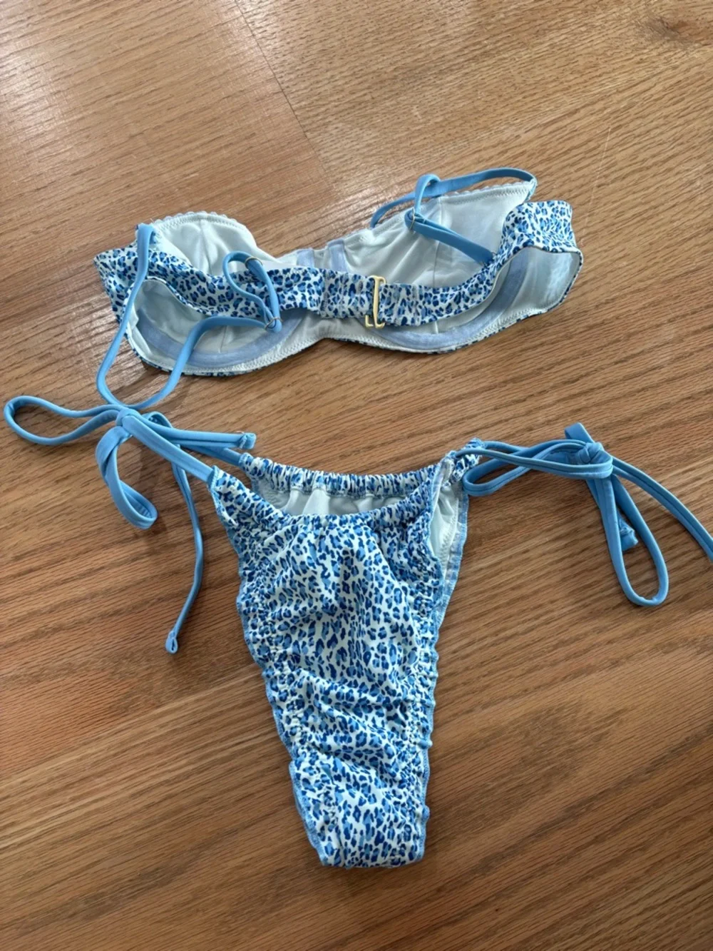Frankie’s bikinis set